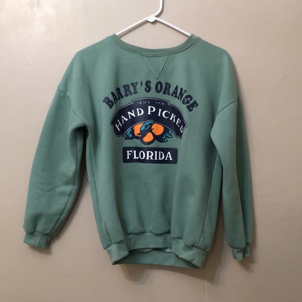 super cute pullover!